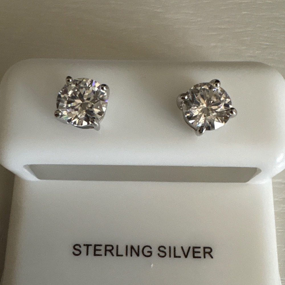 Moissanite Stud Earrings 1.57ct D VVS1 Round 6mm Sterling Silver SE07244-H - Picture 3 of 6